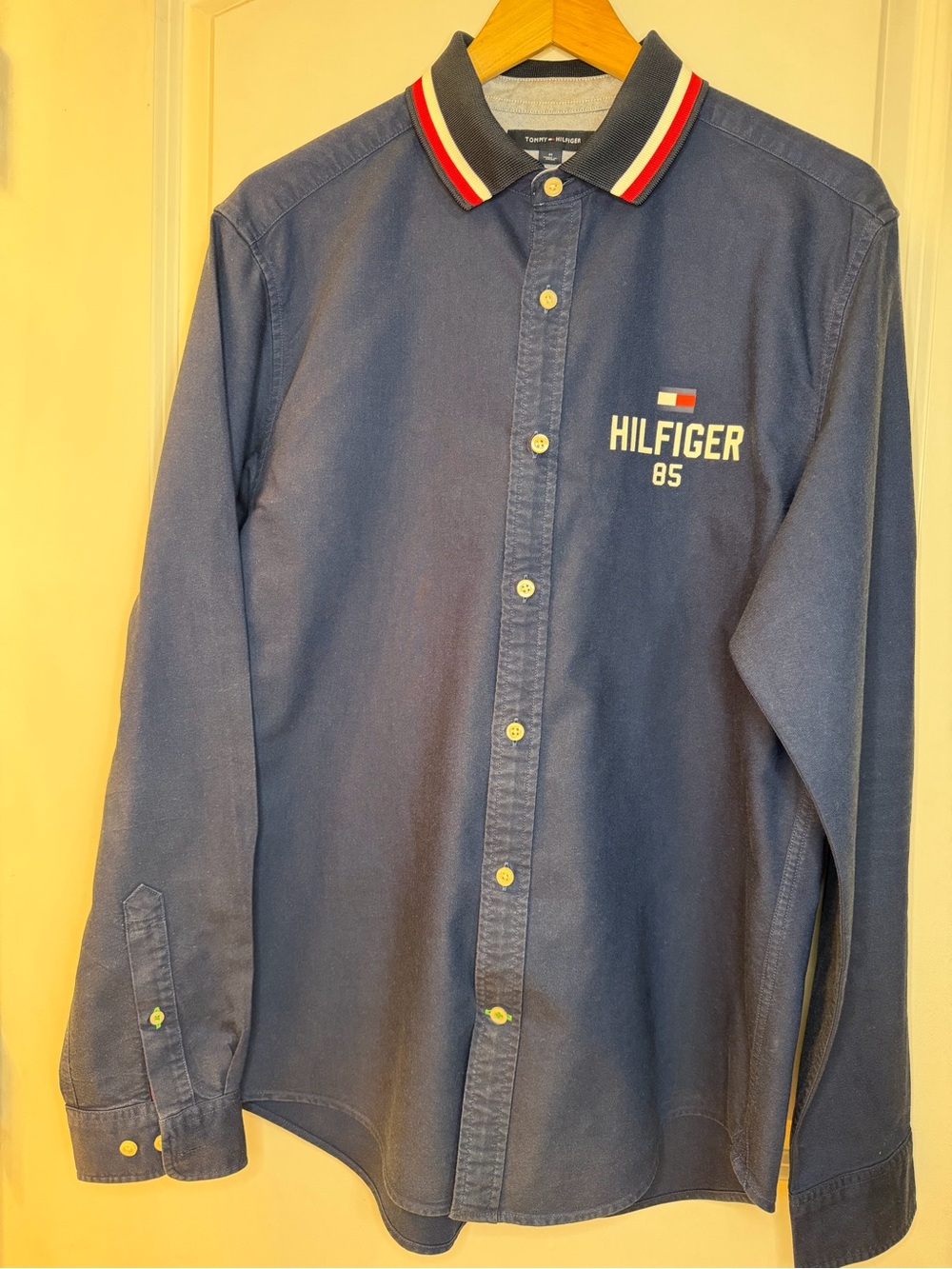Tommy Hilfiger Men’s Blue Button-Down Long Sleeve Shirt - Hilfiger 85, size M